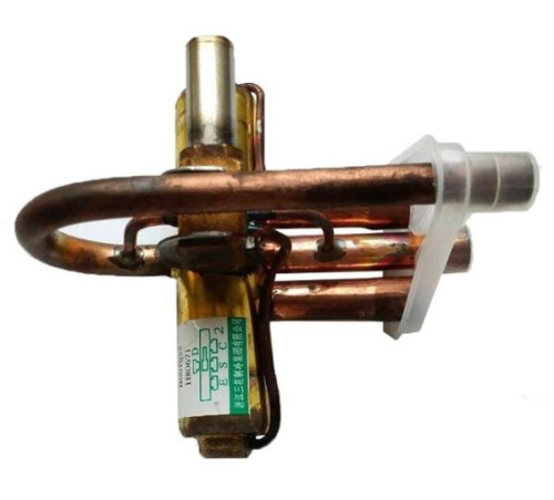 картинка Panasonic CWB001055 Четырехходовой клапан внешнего блока кондиционера CU-A9HKD, CU-PA7GKD, CU-A9JKD от магазина Интерком-НН