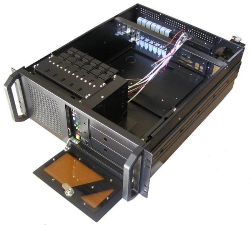 изображение GVE-4U4F5H Корпус серверный 4U Rack Mount chassis 19", 1х5,25"ext+1х3,5"ext+4х3,5"H магазин Компании Интерком-НН картинка GVE-4U4F5H Корпус серверный 4U Rack Mount chassis 19", 1х5,25"ext+1х3,5"ext+4х3,5"H от магазина Интерком-НН