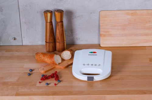 картинка Сэндвичница Starwind SSW8111 700Вт белый от магазина Интерком-НН фото 3