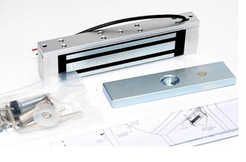 изображение Электромагнитный замок сила удержания 180кг, цвет: серебристый ML-180AS AccordTec магазин Компании Интерком-НН картинка AccordTec ML-180AS Электромагнитный замок сила удержания 180кг, цвет: серебристый от магазина Интерком-НН